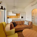 Charming & Cozy Ambiente Aparthotel 3*