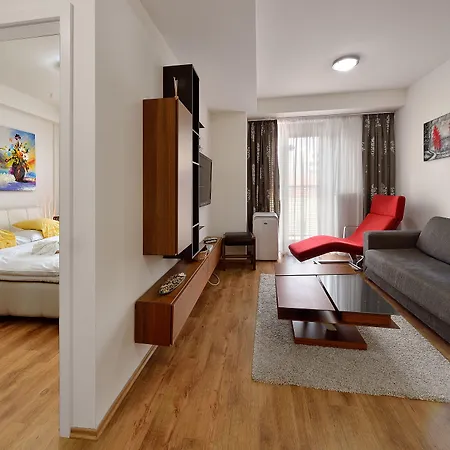 Charming & Cozy Ambiente Aparthotel 3*