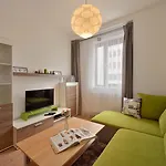 Charming & Cozy Ambiente 3* ブラチスラヴァ
