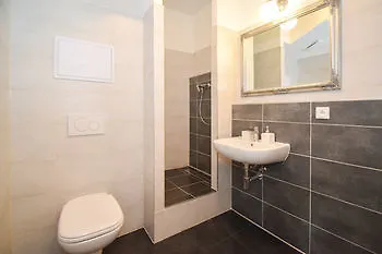 Charming & Cozy Ambiente Apartment Pressburg